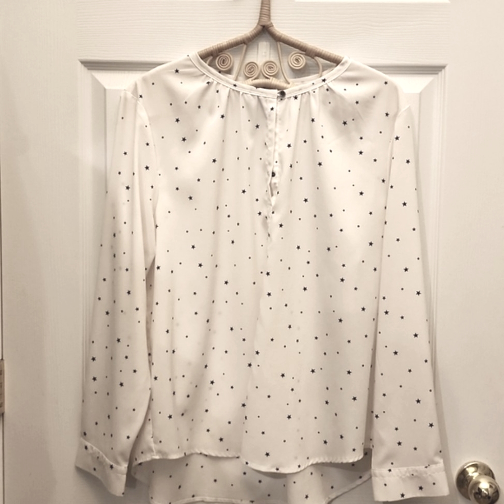⭐️Bass cream colored button up with black star pattern size XXL